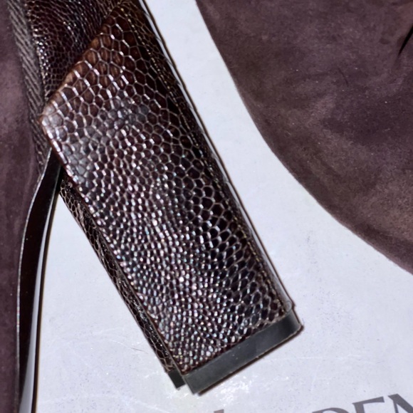 Luxurious brown suede boots, fur topped and alligator print leather heal. - Picture 4 of 13